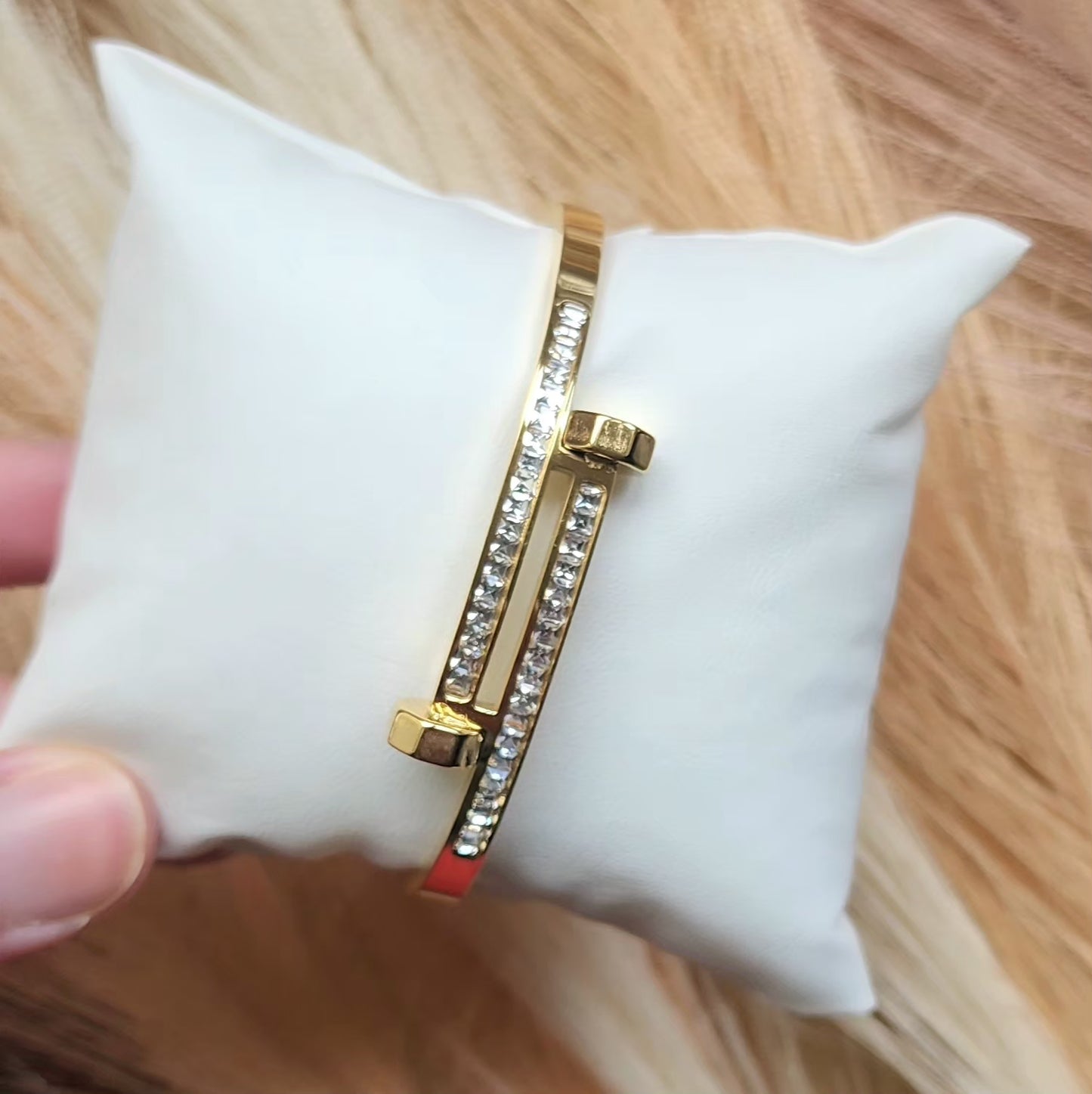 Dazzle Loop Bangle