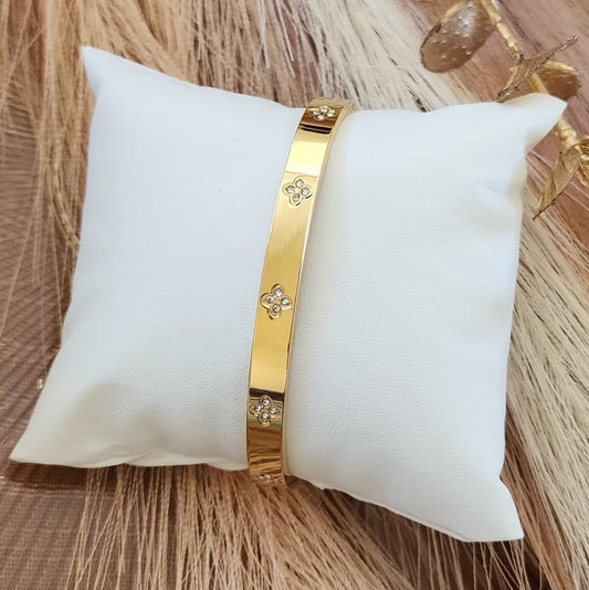 Crystal Clover Bangle