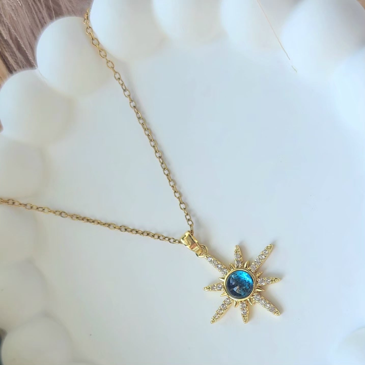 Najm Pendant